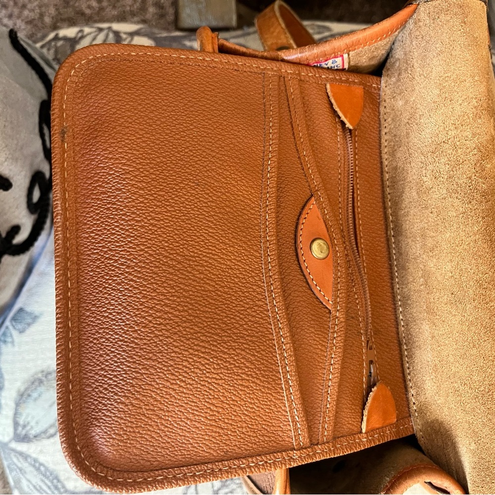 Dooney & Burke All-Weather Leather Vintage Essex Purse - Picture 11 of 16